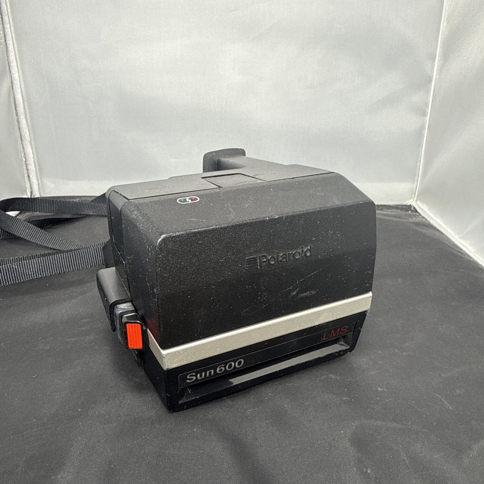 Vintage Polaroid Sun 600 LMS Instant Film Land Camera w/ Strap