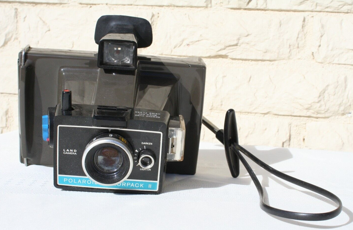 Vtg Polaroid Colorpack II Land Camera Instant Film w/Strap Untested