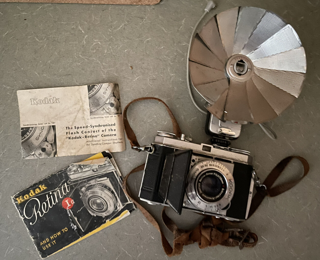 Kodak 35mm Retina Compur-Rapid Xenar Camera made in Germany w/Flash