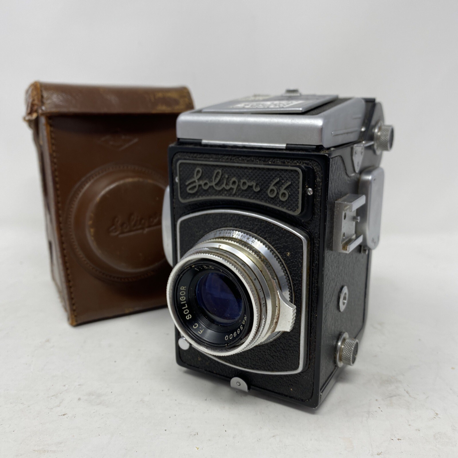 Vintage Japan Fujita Soligor 66 Medium Format Camera with Case, 80/3.5 Lens Read