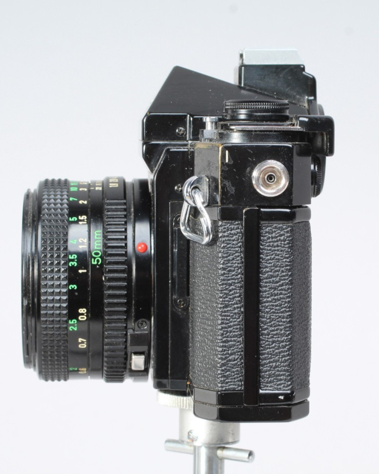 CANON F1 W 50MM F/1.8 FD LENS, HOOD, FLASH MOUNT & CAP SHUTTER GOOD METER IN-OP