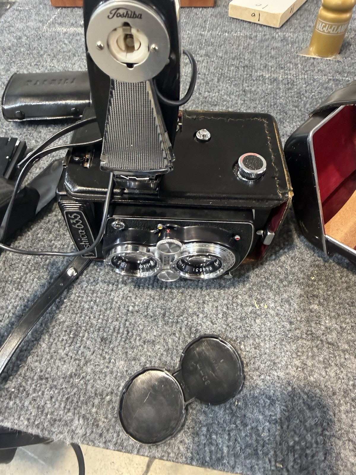 Yashica Yashica-635 TLR Twin Lens 120mm Film Camera Black w/ Case Filters