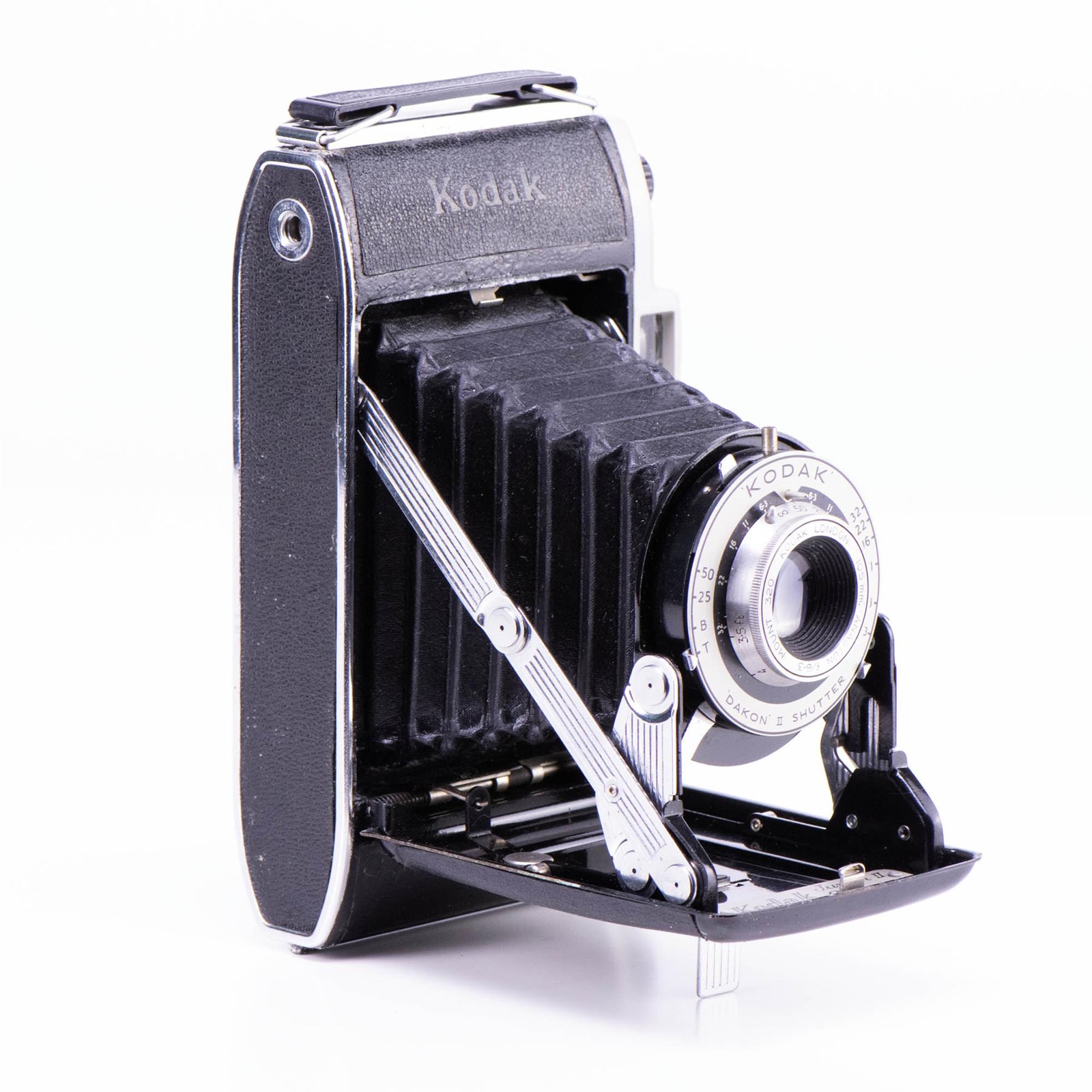 Kodak Junior 2 Camera | Anaston 105mm f6.3 lens | England | 1954 – 1959