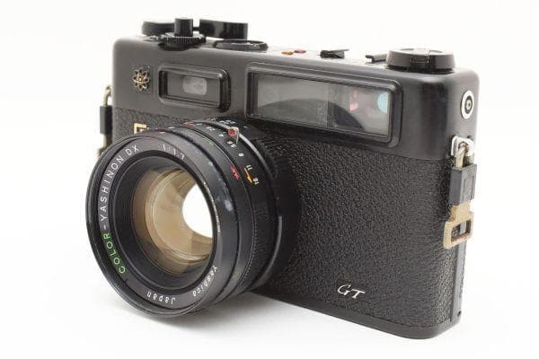 Yashica Electro 35 GT Camera | 45mm f1.7 lens | Black | Japan | 1969 Not working