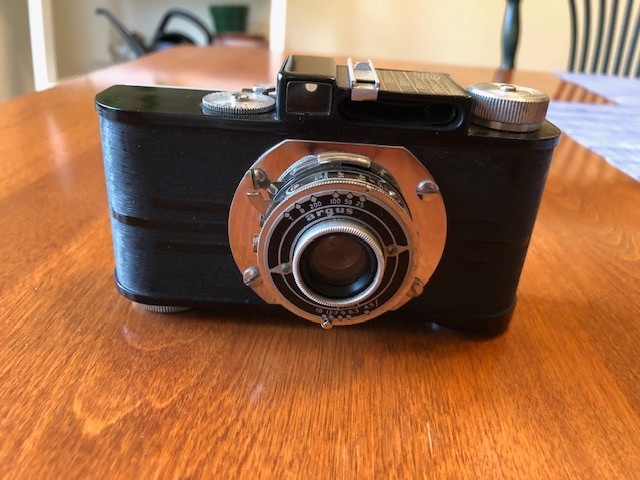 Argus rangefinder camera 35 mm film; IRC 4.5 f; vintage 1930’s-1940’s
