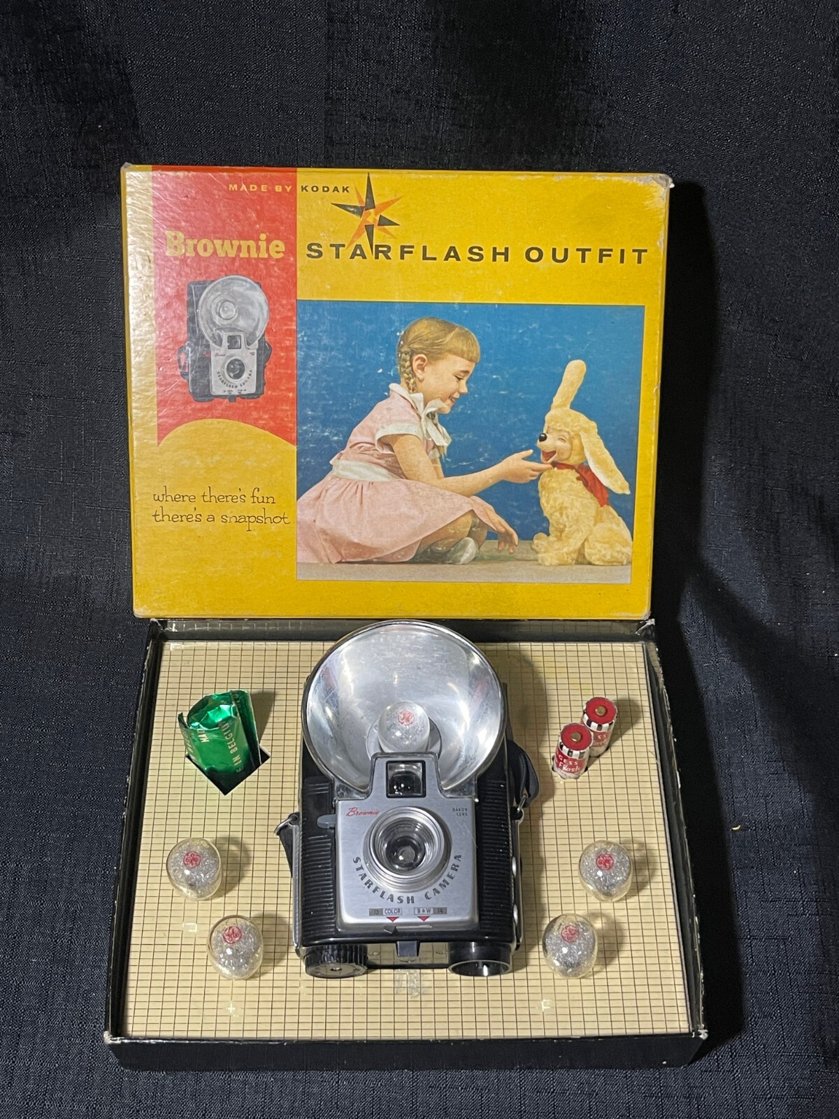 Kodak Brownie Starflash Camera Outfit, Complete with Original Box & Accessories