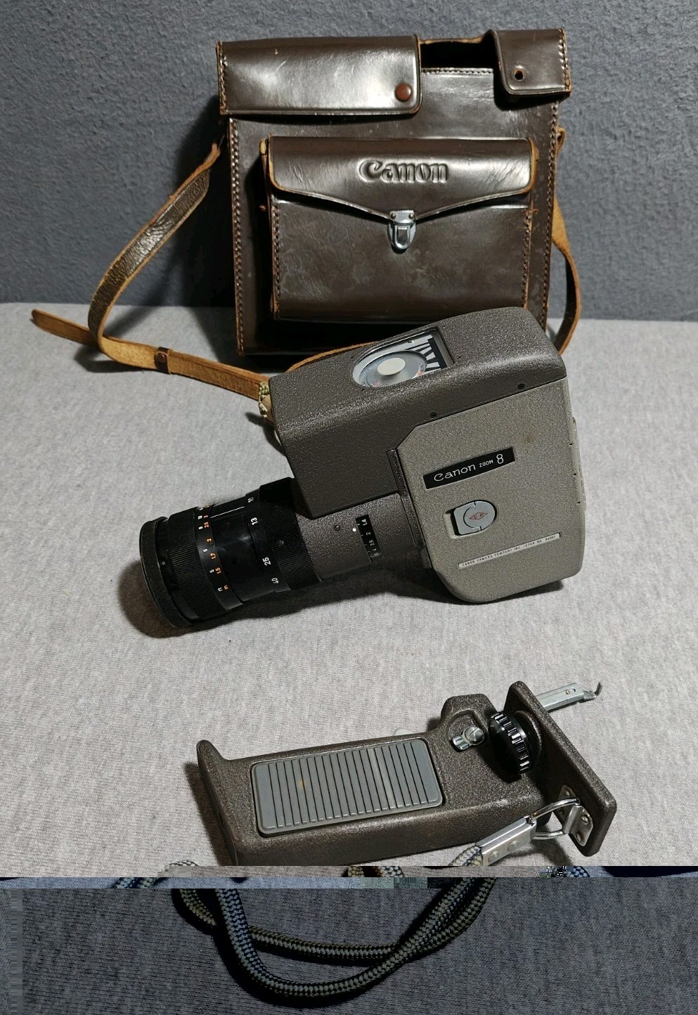 8mm Lot Canon Reflex Zoom 8 Movie Film Camera w/ Canon C-8 Trigger Grip Works