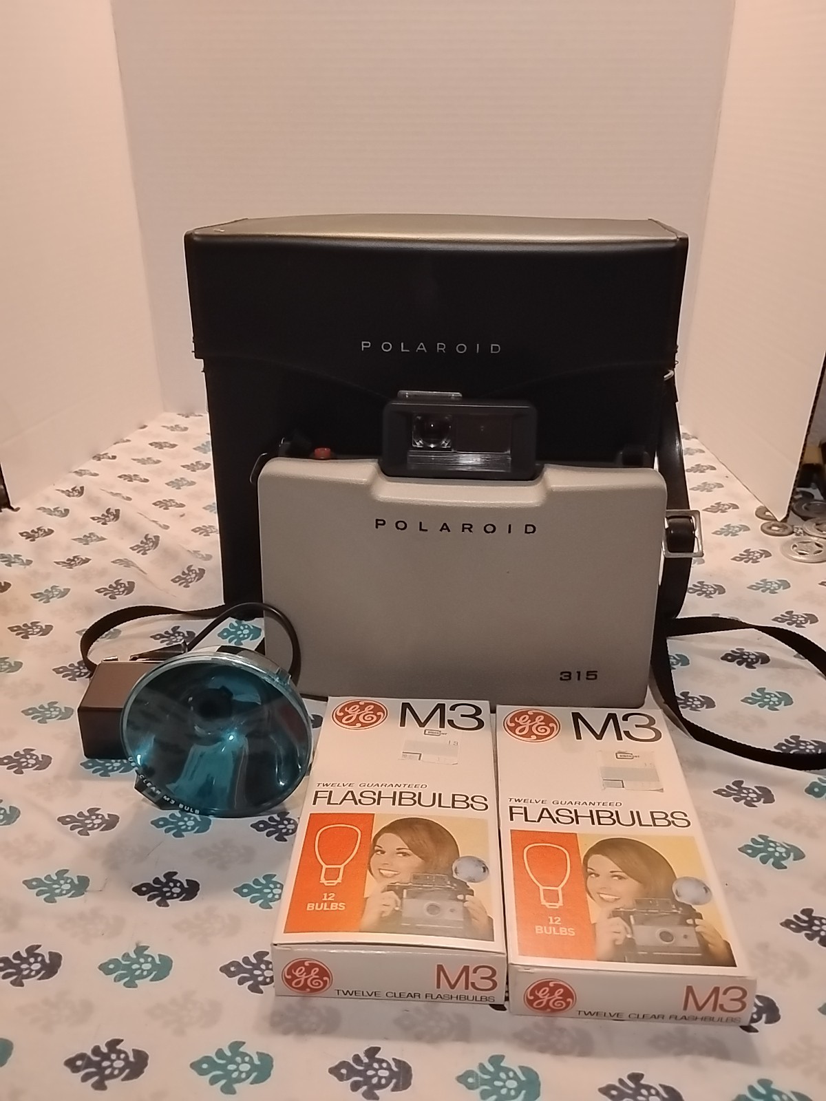 Vintage Polaroid 315 Automatic Land Camera With Case & Accessories. UNTESTED