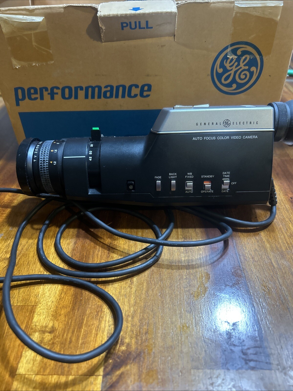 General Electric Color Video Camera 1CVC5033E Auto Focus In Orig. Box Untested