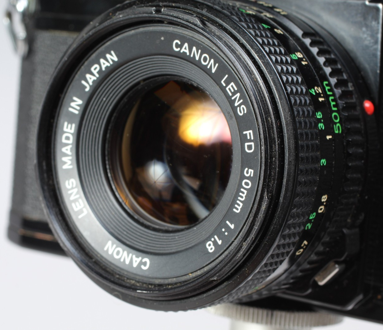 CANON F1 W 50MM F/1.8 FD LENS, HOOD, FLASH MOUNT & CAP SHUTTER GOOD METER IN-OP