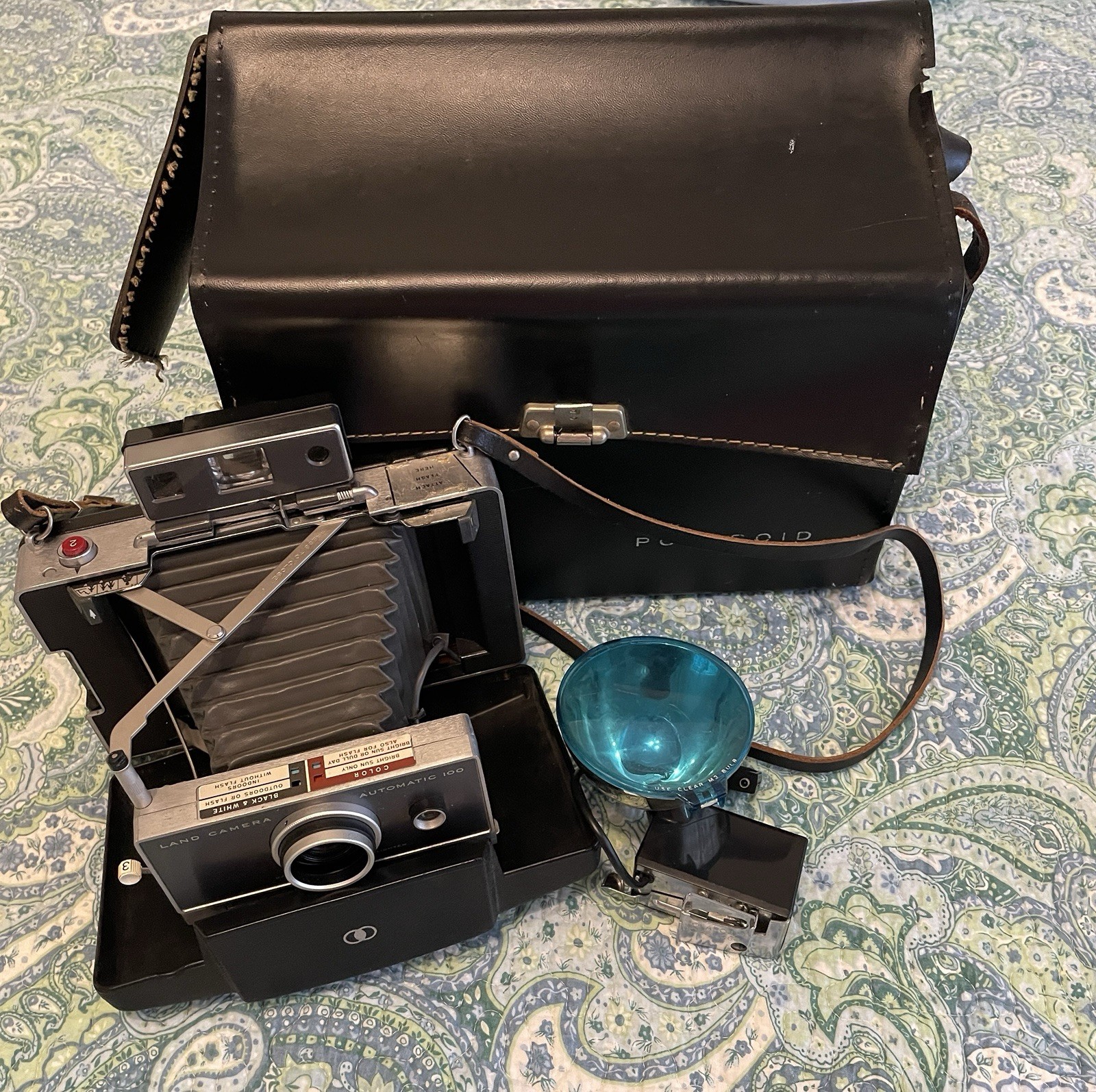 Vintage Polaroid Land Camera Model 100 w/ Original Strap And Case