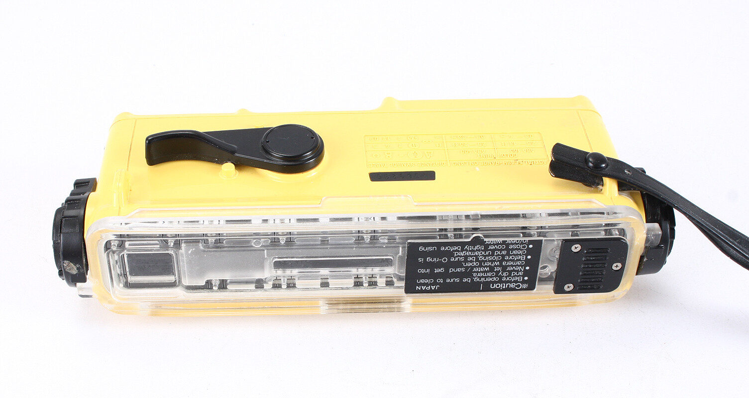 MINOLTA WEATHERMATIC A, USES 110 FILM, VARIOUS ISSUES/205138