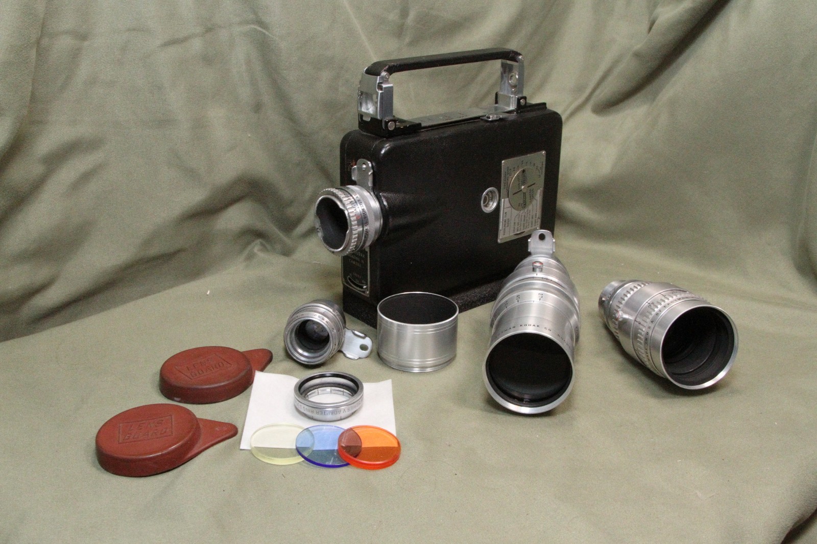 Cine-Kodak Magazine 16 Film Movie camera with 4 lenses and filter kit – Works!
