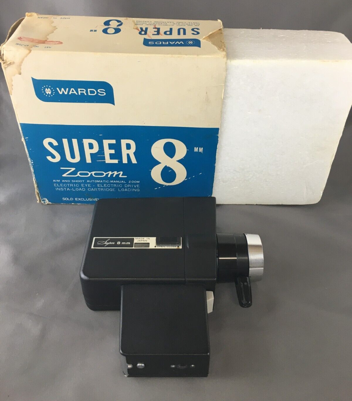 Montgomery Wards Super 8mm Zoom Aim & Shoot Cartridge Load Camera – UNTESTED