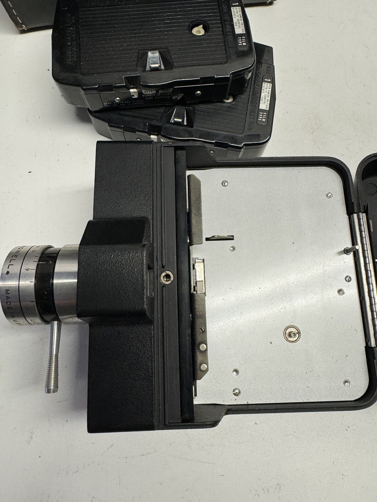 VINTAGE BELL & HOWELL REFLEX ZOOM AUTOLOAD 8MM MAGAZINE MOVIE CAMERA UNTESTED