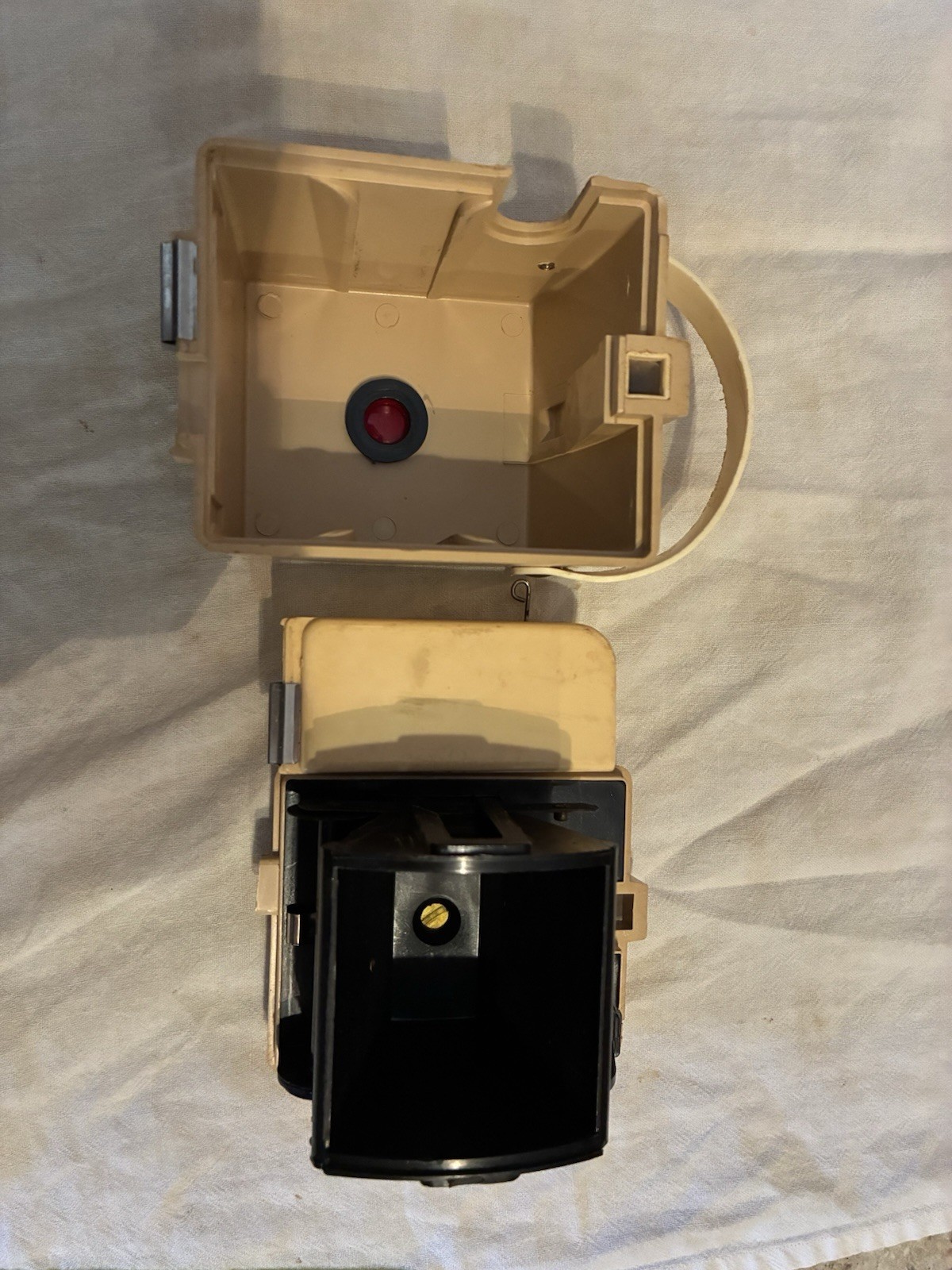 Vintage Sabre 620 Beige Camera, Shaw Harrison Corp. Made In USA 1950s