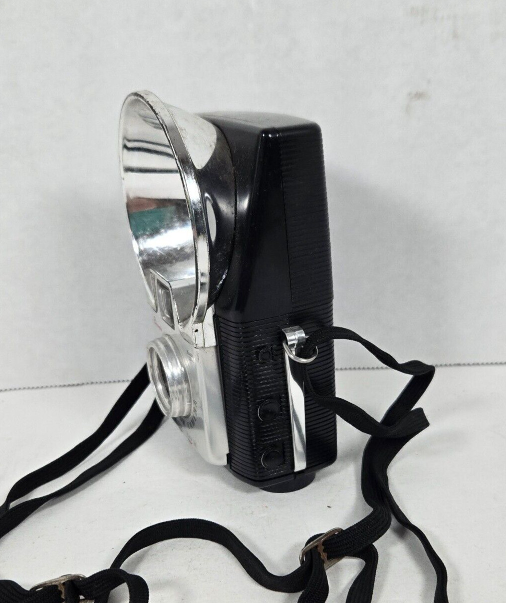 Vintage Brownie Starflash Camera Dakon Lens shutter works
