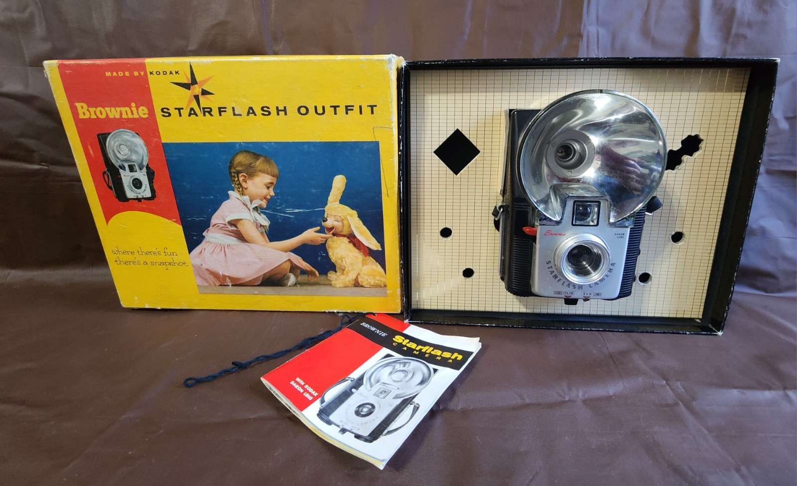 ☆Vintage Kodak 24T Brownie Starflash Outfit Camera w/ Original Box