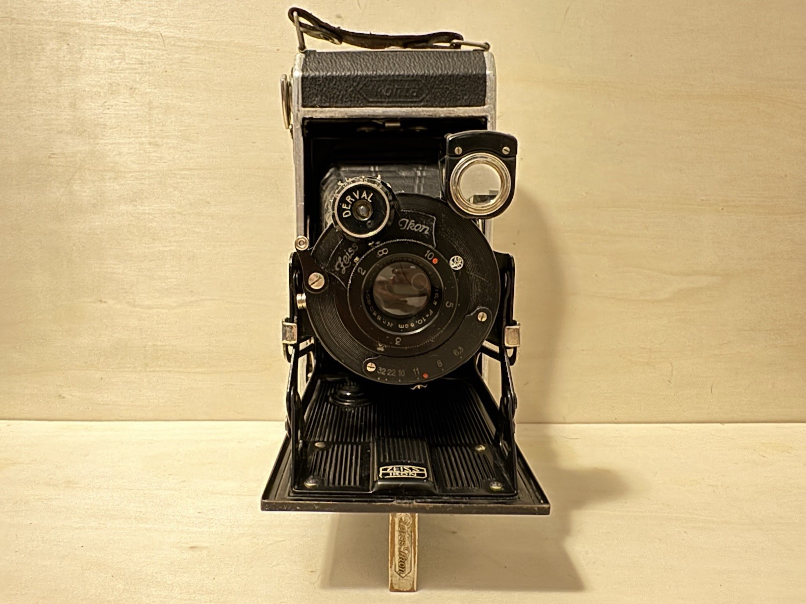 Ziess Ikon 520/2 Vintage Folding Camera Working Shutter, Small Issue, USA Seller