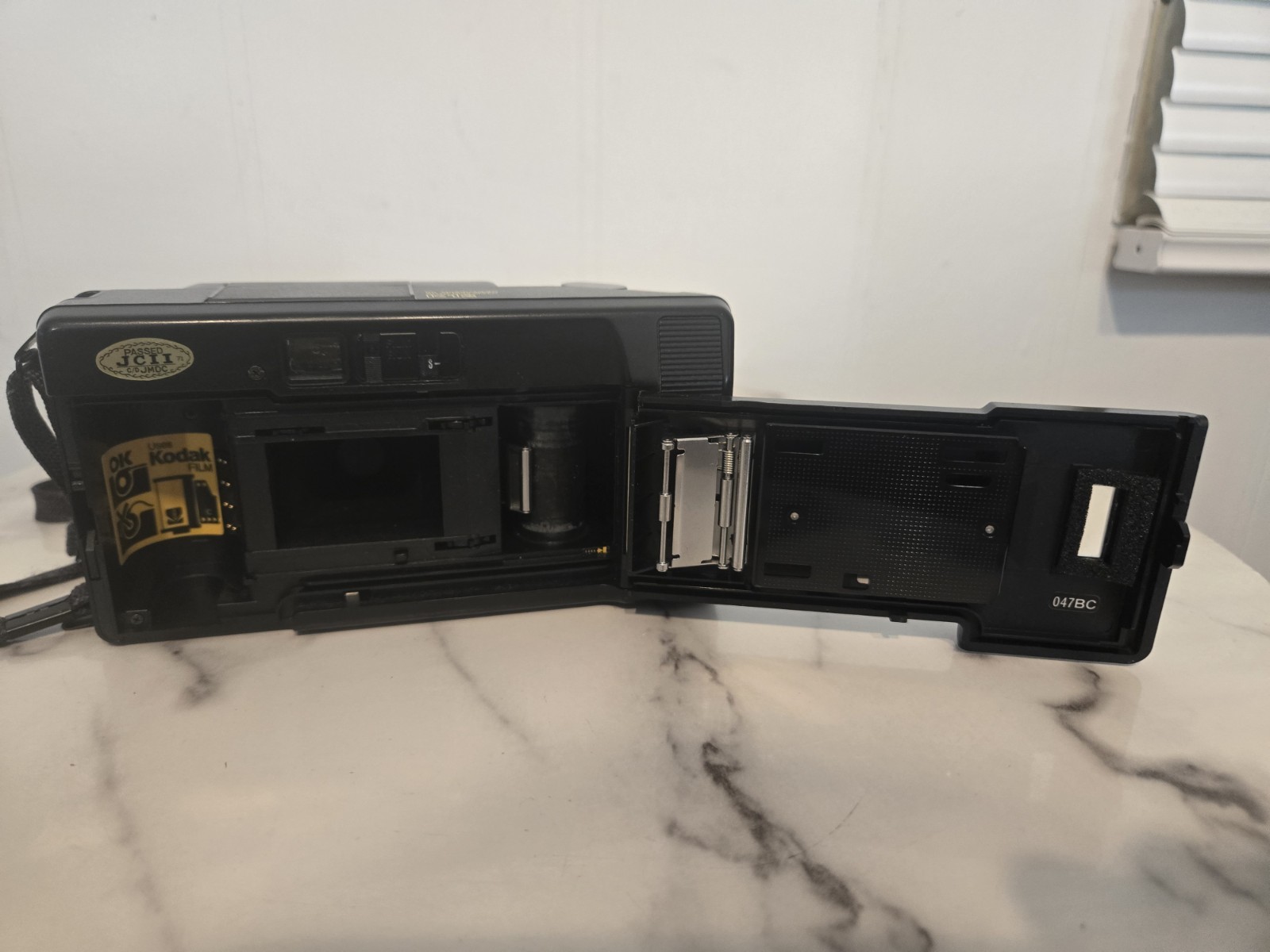 Beautiful Kodak VR35 Model K12 35mm Vintage Film Camera (Untested) No Film