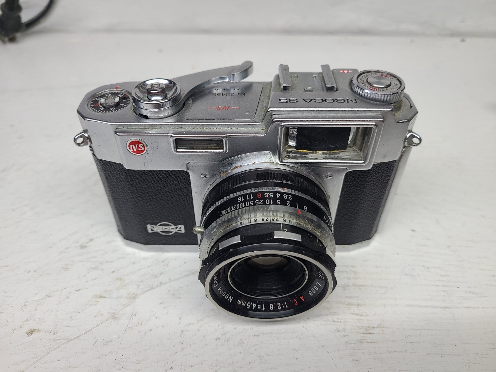 Neoca 35 IVS Rangefinder Camera w/ original case and f/2.8 lens NOT TESTED