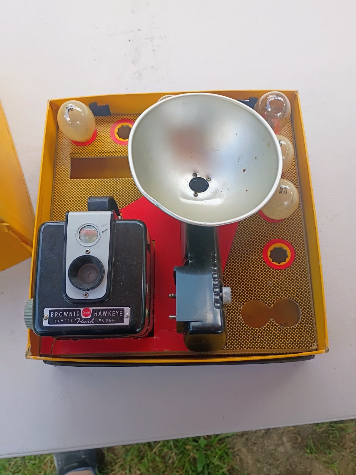 Kodak Brownie Hawkeye Camera Flash Model Outfit in Original Box VINTAGE Untested