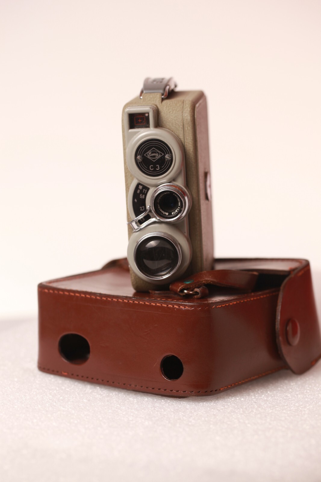 Eumig C3 Regular 8mm Movie Camera – 1950’s vintage collectible with case