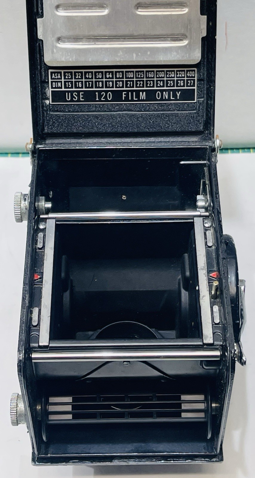Vintage Yashica MAT-120mm TLR Film Camera