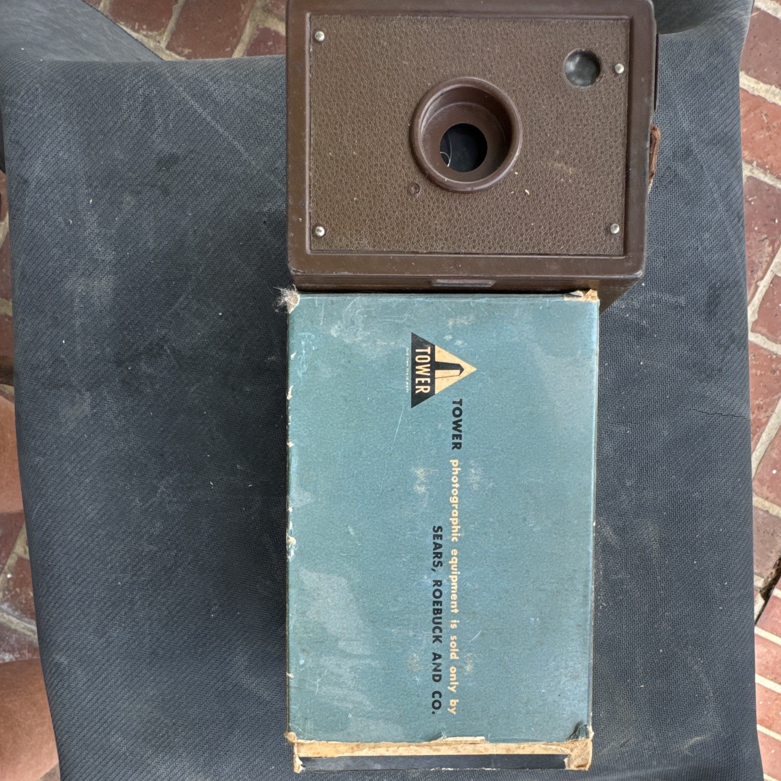 Vintage Brown Box Camera with Metal Latch, Brown Color